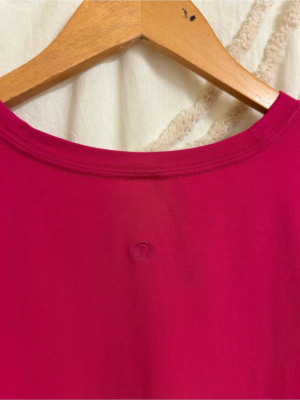 Lululemon Love Crewneck T-Shirt in Raspberry Coulis Pink Size 14 - Picture 10 of 10